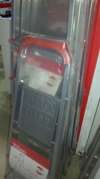 Scara metalica 7 trepte plus 1. 150 kg. Diverse marimi. Noua!