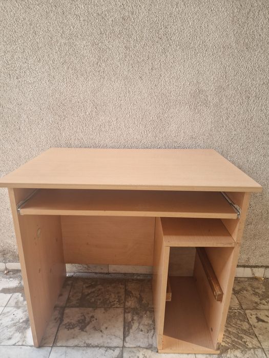 Продавам бюро от пдч