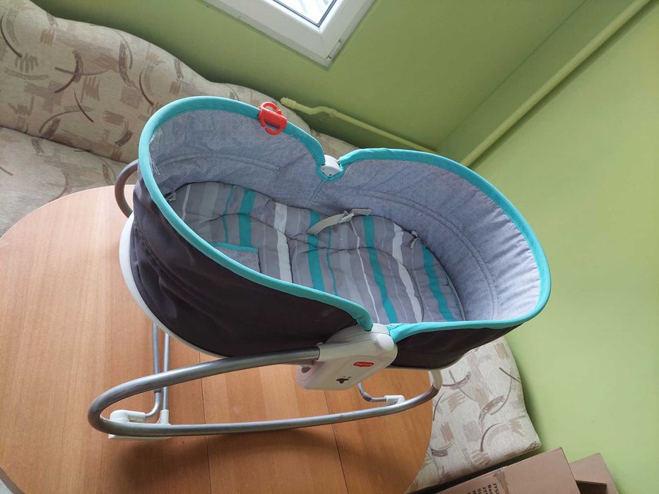 Продавам TINY LOVE музикален шезлонг 3в1 ROCKER NAPPER