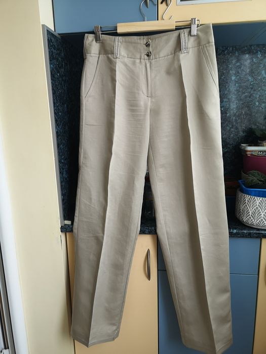 Кокетно костюмче от испанска фирма.