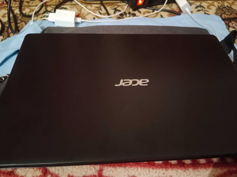 Ноутбук Acer +чехол