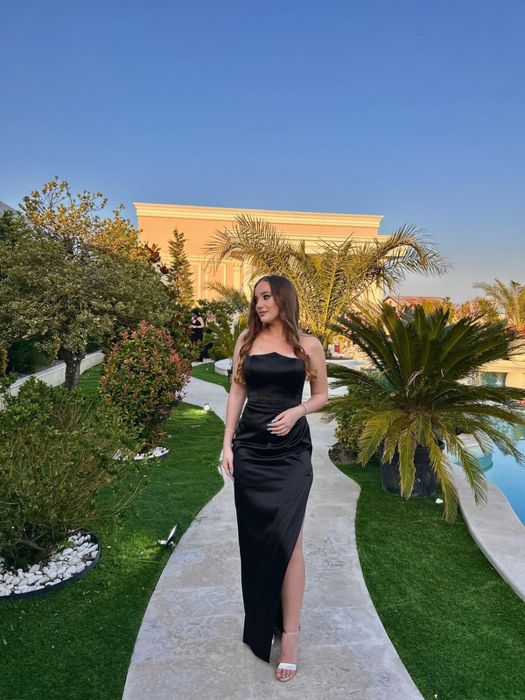 Rochie neagra elegantă