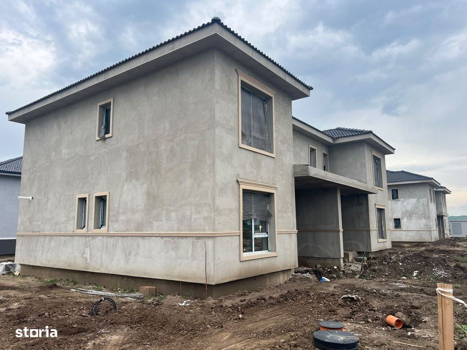 Duplex modern, compartimentat inteligent, loc de joaca pentru copii