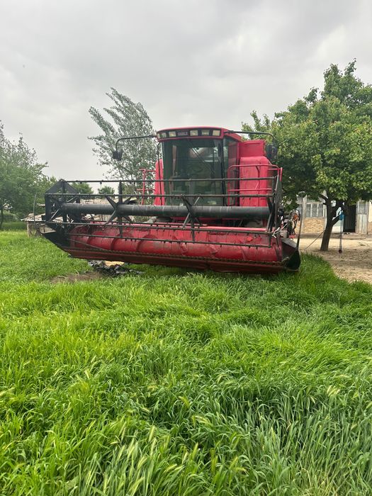 Комбайн Сотилади 8 000$ келишилади