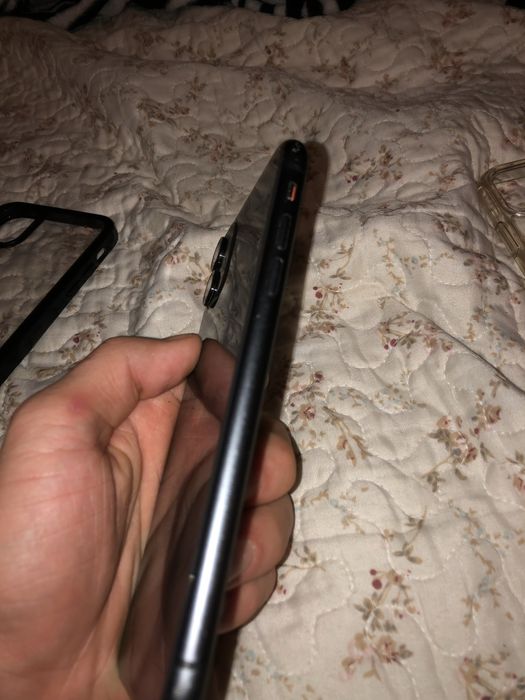 Vand.. sau scimb iphone 11