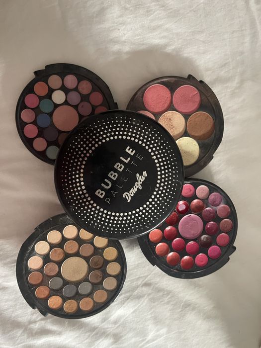 2 seturi machiaj douglas