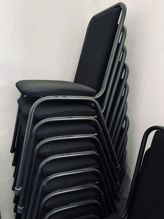 Стуля офисные,  обычные