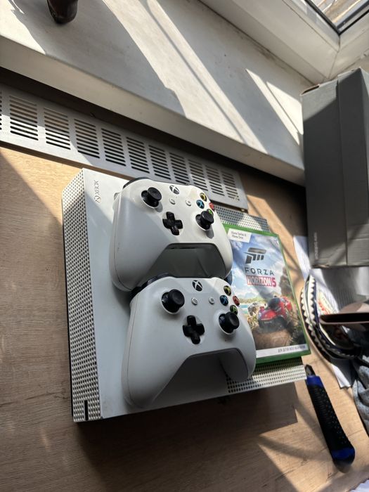 Продам xbox one s