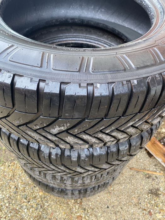Michelin AGILIS 235/65/c16