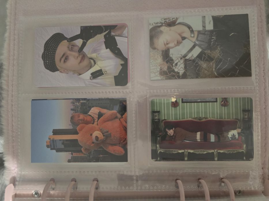 Stray kids hyunjin photo cards