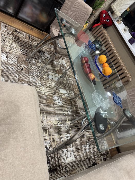 Стъклена маса за хол,кухня стая