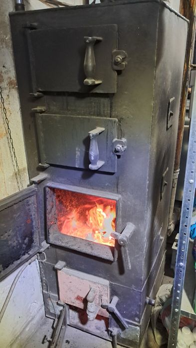 Продавам котел на дърва и въглища