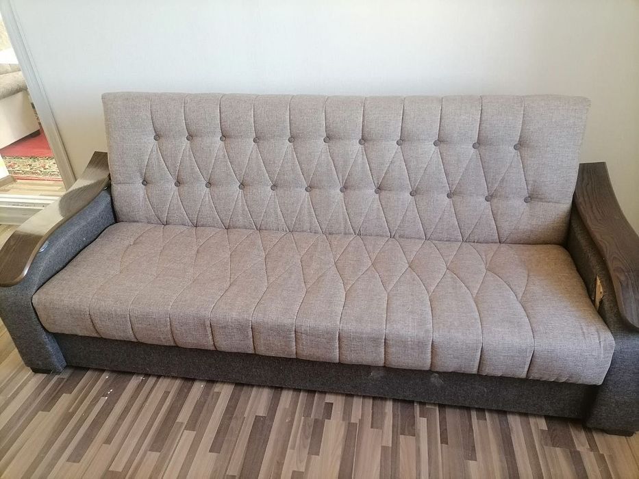 Продажа- 2 кресла и диван