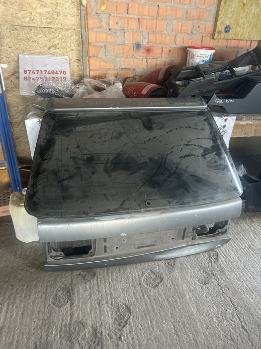 Крышка башажника на Ауди с4