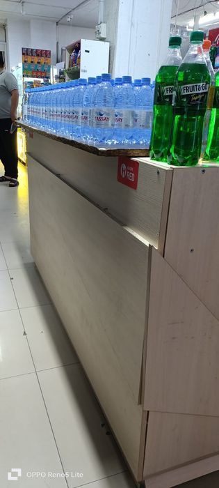 Продается стол-полка,  витринный