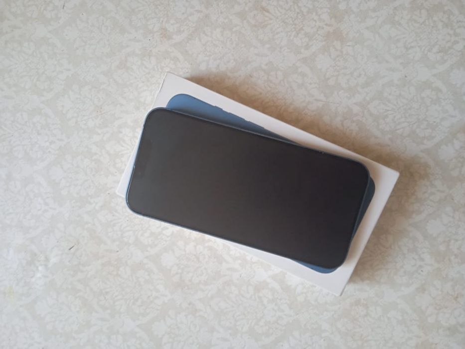 Продам айфон  13