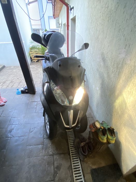 PiaggioMP3 LT cat B An2013