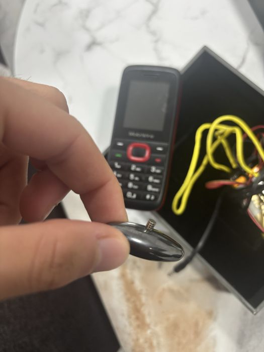 Microcasca copiat pentru examen + telefon cu butoane