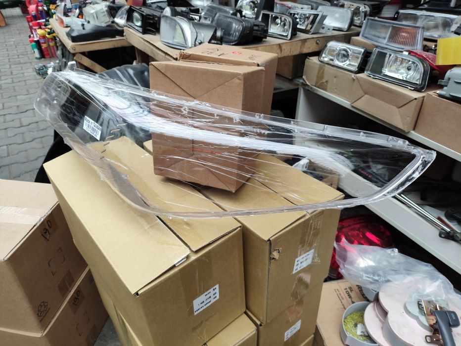 Стекло фара Соната