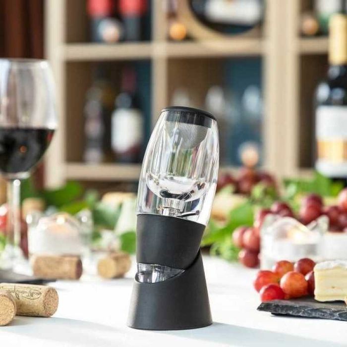 Set decantare include aerator de vin cu filtru stand si husa transport