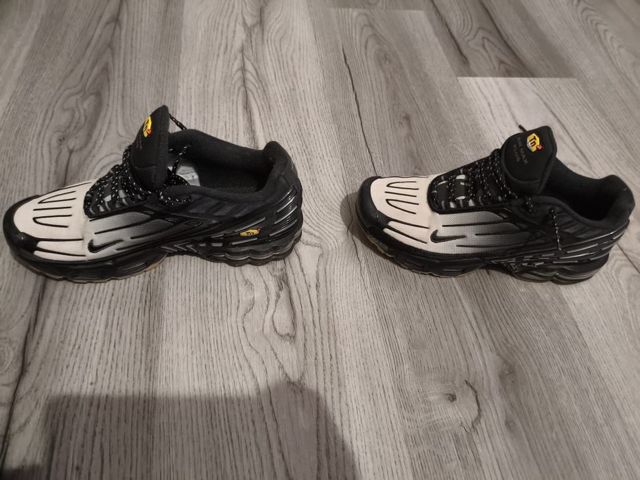 Vănd adidași Nike tn în stare foarte bună.