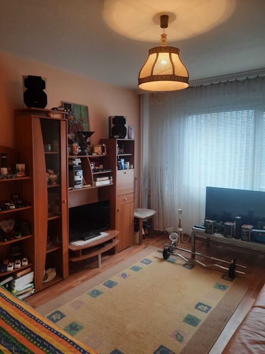 Продавам арт полюлей за таван.