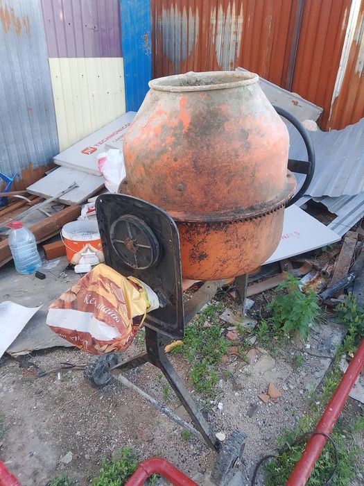 Продам бетономешалку