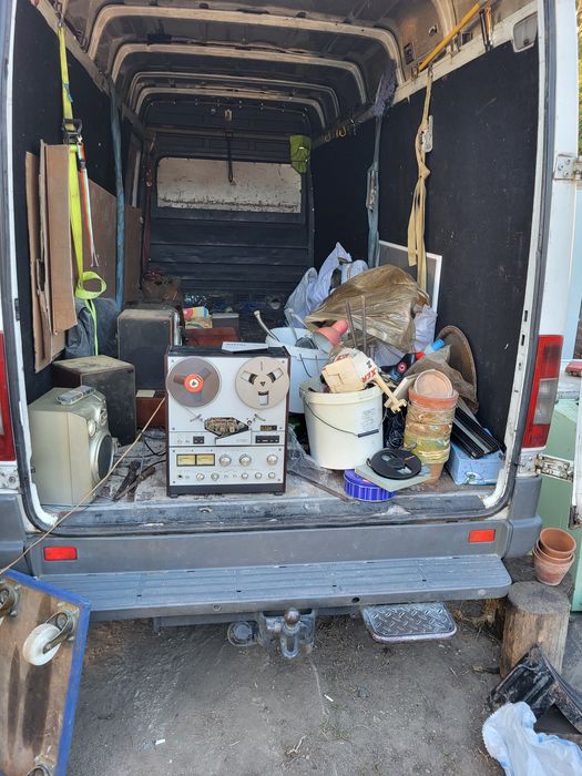 Servicii Debarasare mobilier si transport marfa