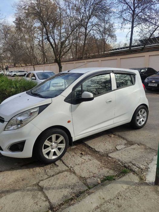 Chevrolet Spark 2011, 1.0 мотор, 3 позиция, 100 000 км