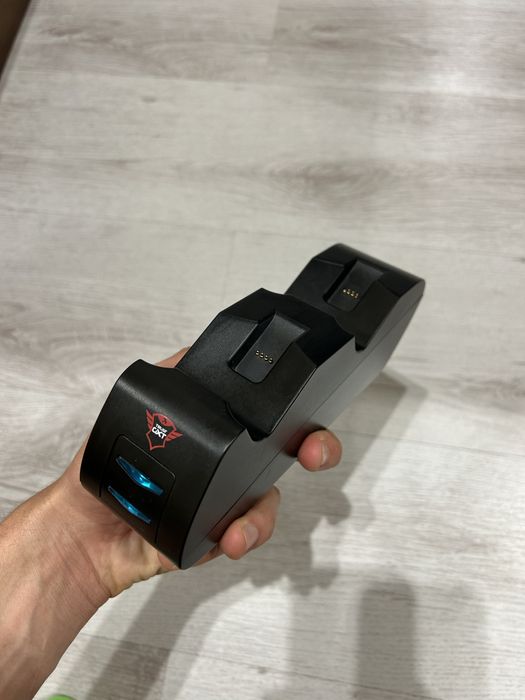 Зарядно за джойстици Trust GXT