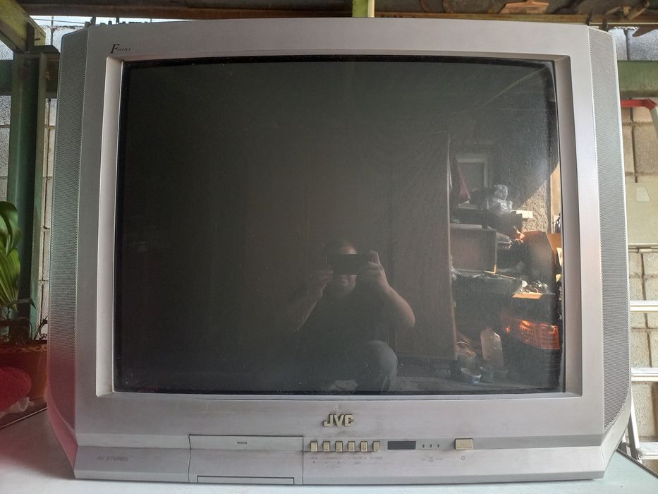 Продам телевизор JVC 72 диагональ