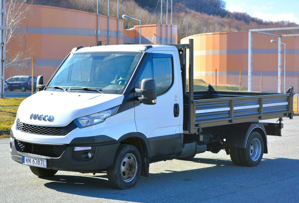 Iveco Daily 2015 basculabil pe 3 parti