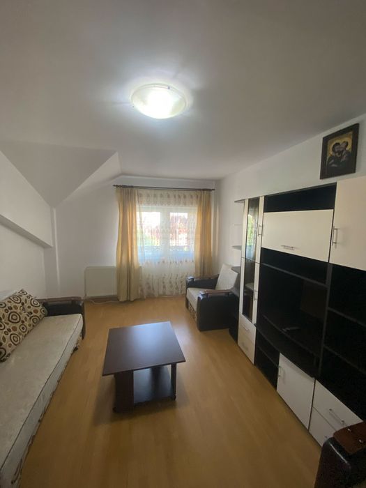 Închiriez garsonieră