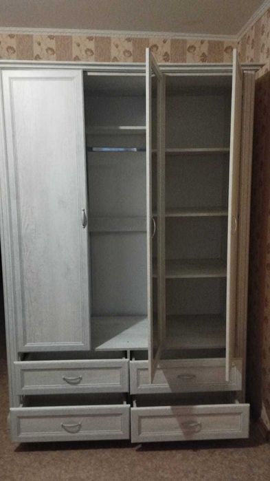 Продам шкаф в п.Октябрьский