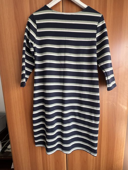 Rochie cu dungulite orizontale