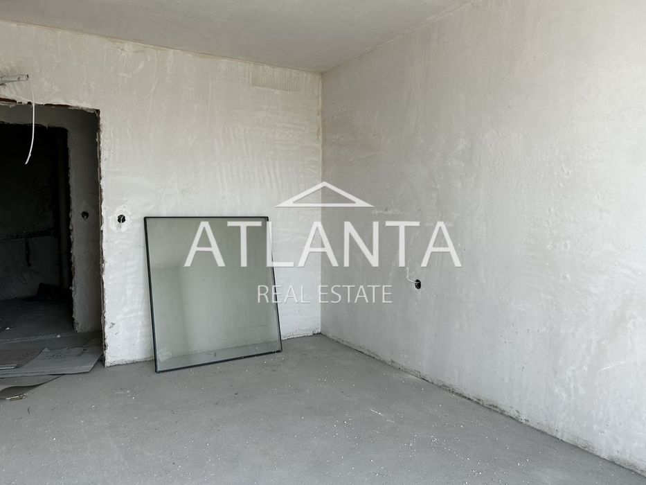 Продава се Тристаен апартамент в Варна, Левски - 88 кв.м за 2069 €/кв.м - Снимка #1