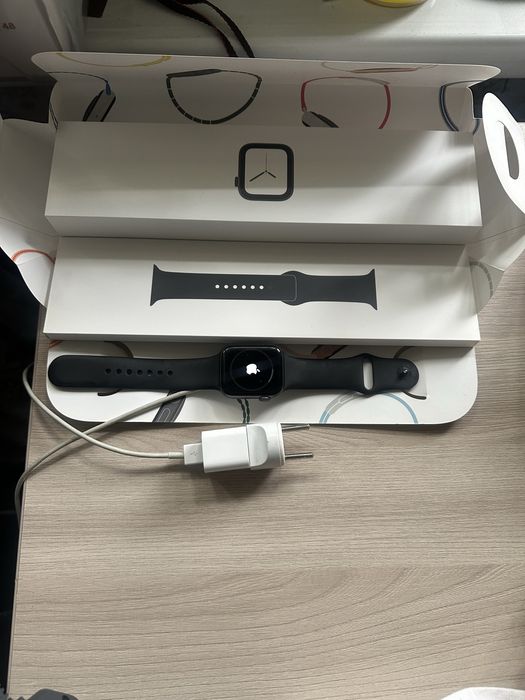 Apple Watch 4 series, 44 mm