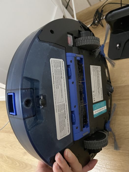Продаю робот-пылесос eufy c35