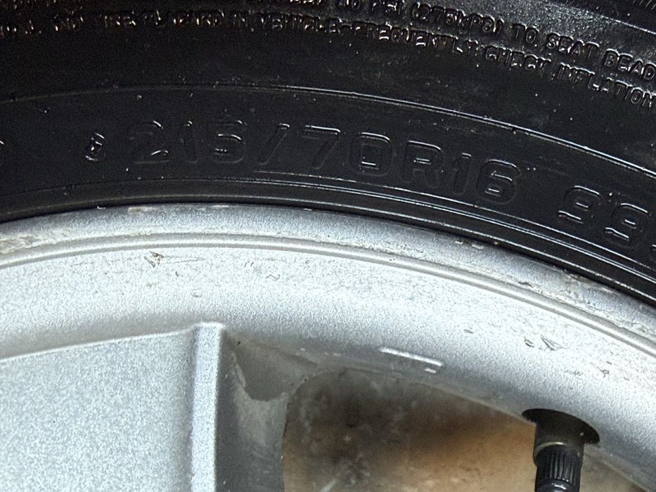 Балон на 215/70/16R