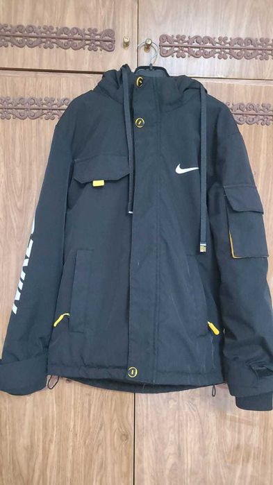 Куртка демисезонная на мальчика.