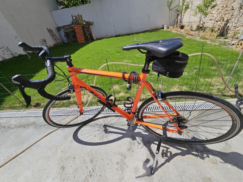 Cursiera KTM strada 1000