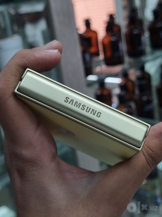 Samsung Z Flip 6