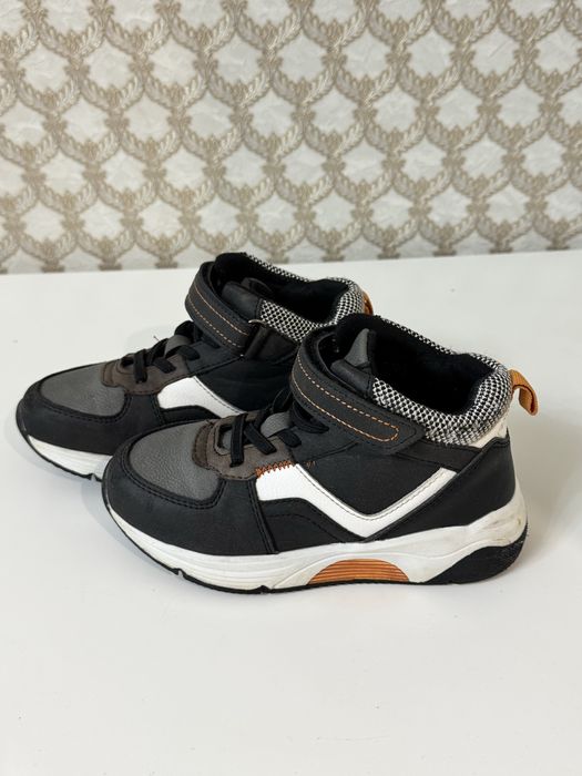 Кроссовки детские 29р