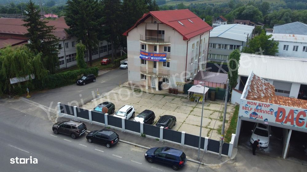 Clădire de vânzare în Curtea de Argeș.