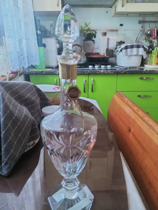 Продам хрустальный графин Baccarat