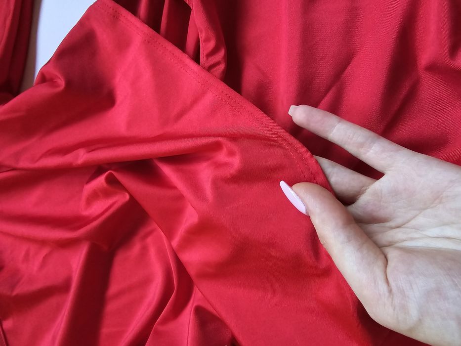 Нова рокля с отвор на кръста - S/M