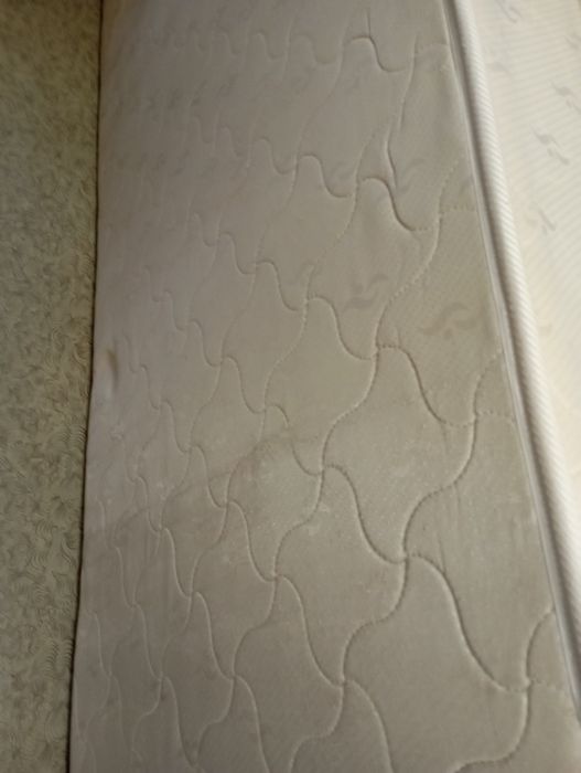 Матрасы 2 штуки.