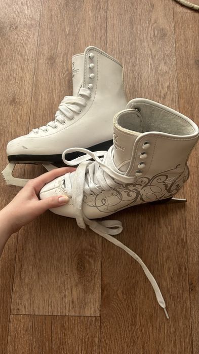 Коньки женские , для девчоки. Ращмер 36-37