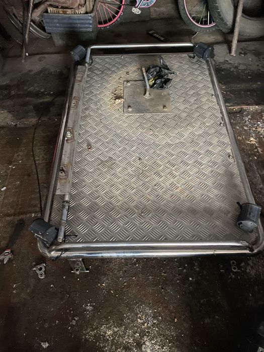 Продам багажник и запаску