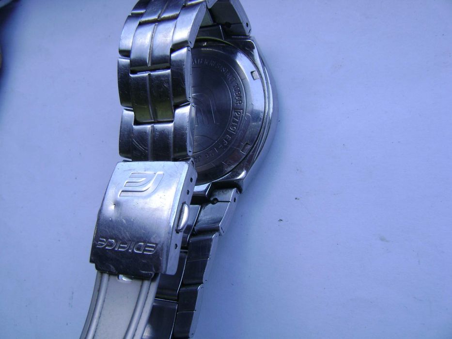 Продавам 5 кварцови часовника Q&Q,Swatch,Casio,Festina